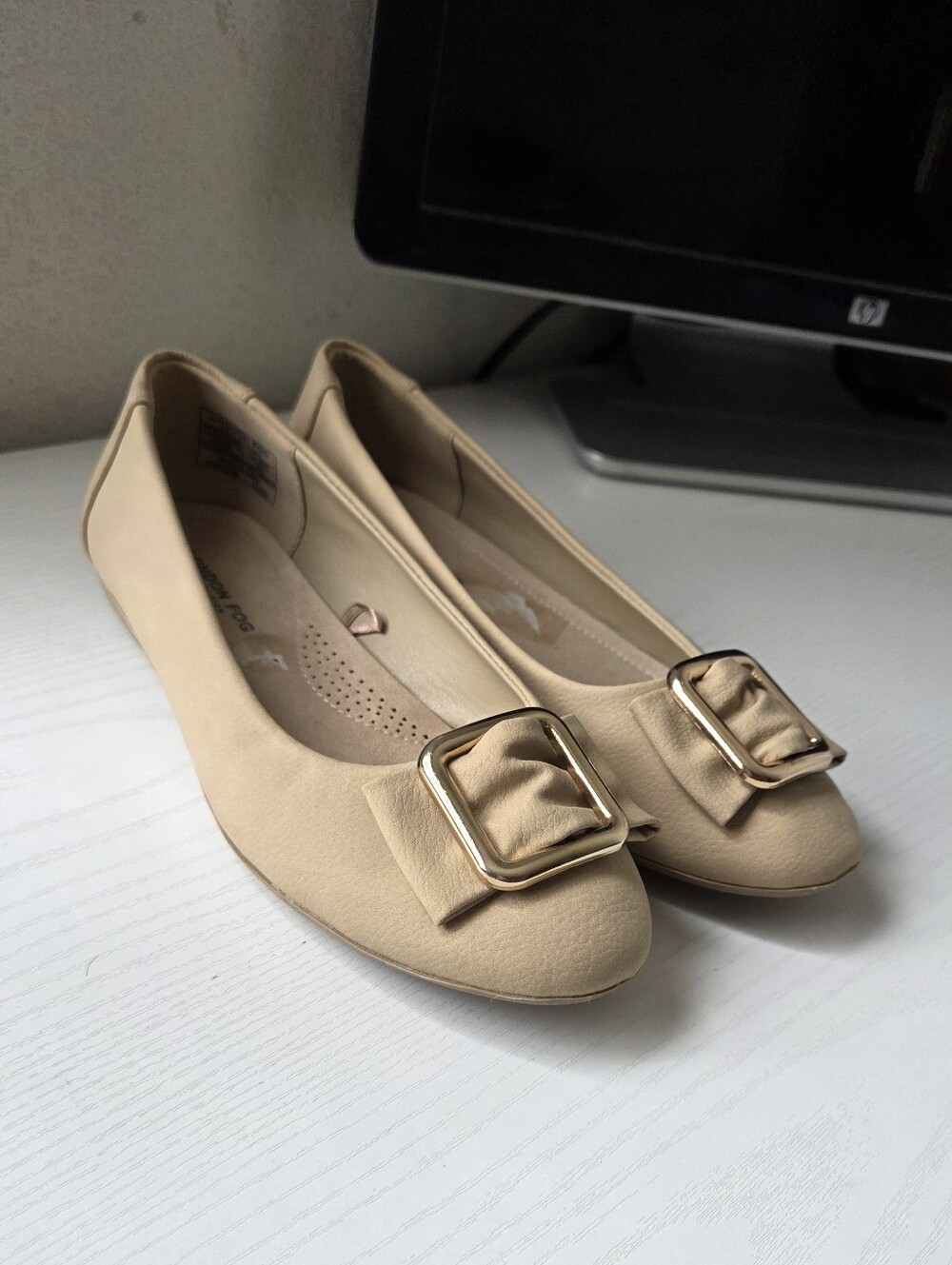 London Fog Beige Faux Suede Buckle Ballet Flats 6W